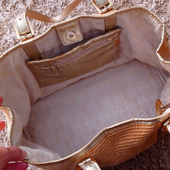 🎉🎉🎉HP!Michael Kors Bag - Picture 4 of 9